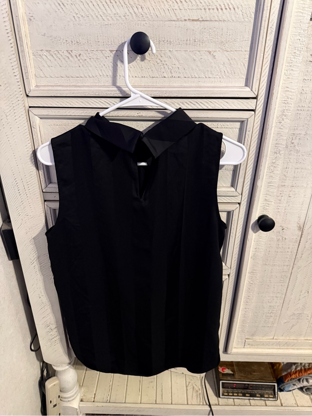 Ann Taylor Black Sleeveless Collared Blouse
